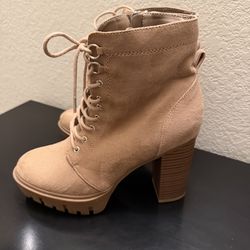 Women’s Tan Boots