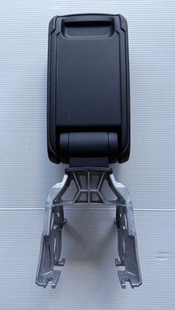 Audi A3, S3sRS3 Arm Rest