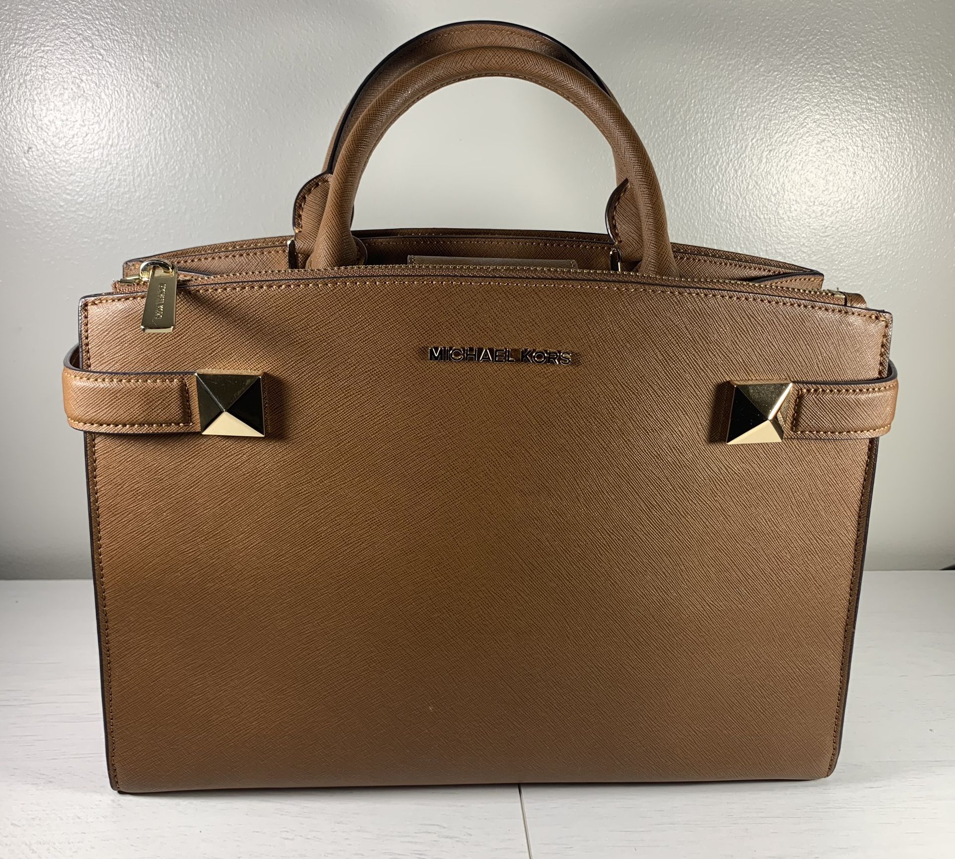 MICHAEL KORS KARLA TOP ZIP SATCHEL MEDIUM SAFFIANO LEATHER BAG BROWN