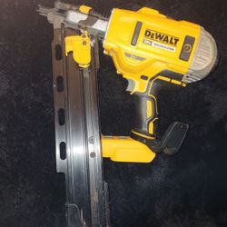 Dewalt DCN21PL 20V MAX* 21° Plastic Collated Cordless Framing Nailer