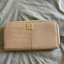 Victoria’s secret wallet