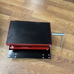 Motorcycle Scissor Lift On Wheels. 