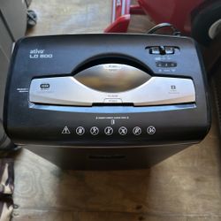 8 Sheet Paper Shredder 