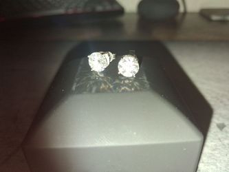8mm VVS1 Moissanite Studded Earings