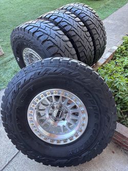 New KMC ford F150 wheels 37x12.50/17 wheels and tires