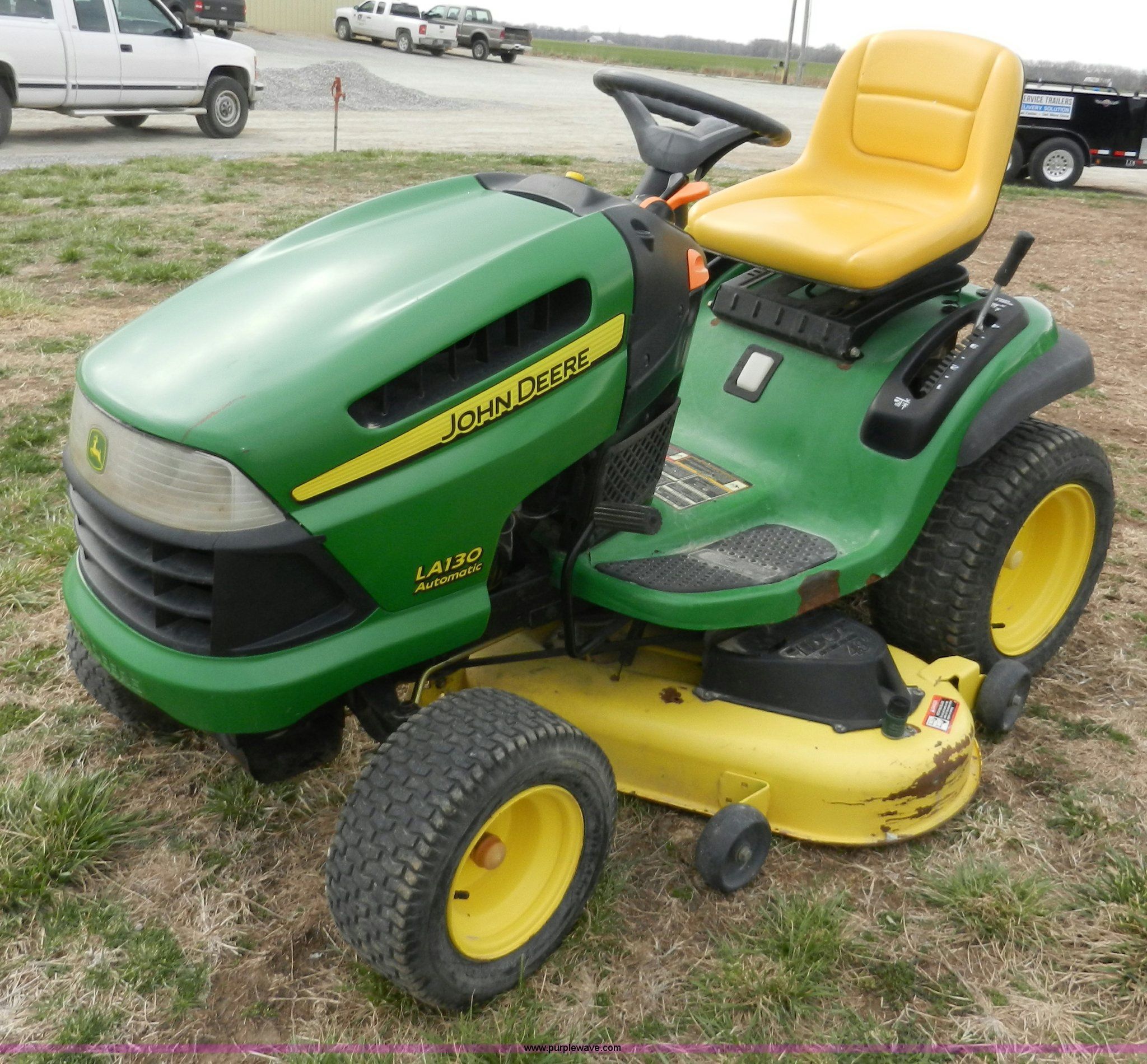 John Deere LA130 Lawn Tractor (RUNS)