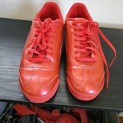 Red pumas size 7