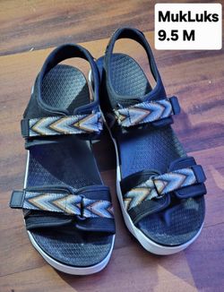 MukLuks Sport Sandals Size 9.5M