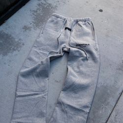 Essential sweats (sizes in description)