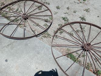 Old. Steal Wagons Wheel