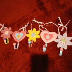 Cute Hangers Room Decoration For Girl's 