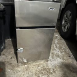 Mini Fridge with Freezer