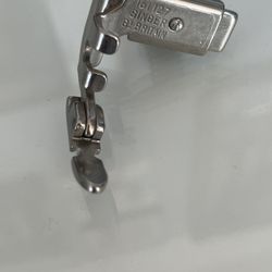 161127 SINGER Metal Low Shank Adjustable Zipper Foot
