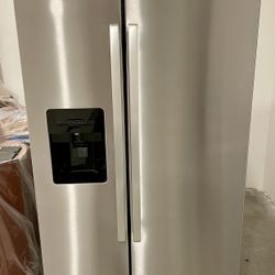 24.6 cu. ft. Stainless Steel Side-by-Side Refrigerator/ Fridge (1 Year Old)