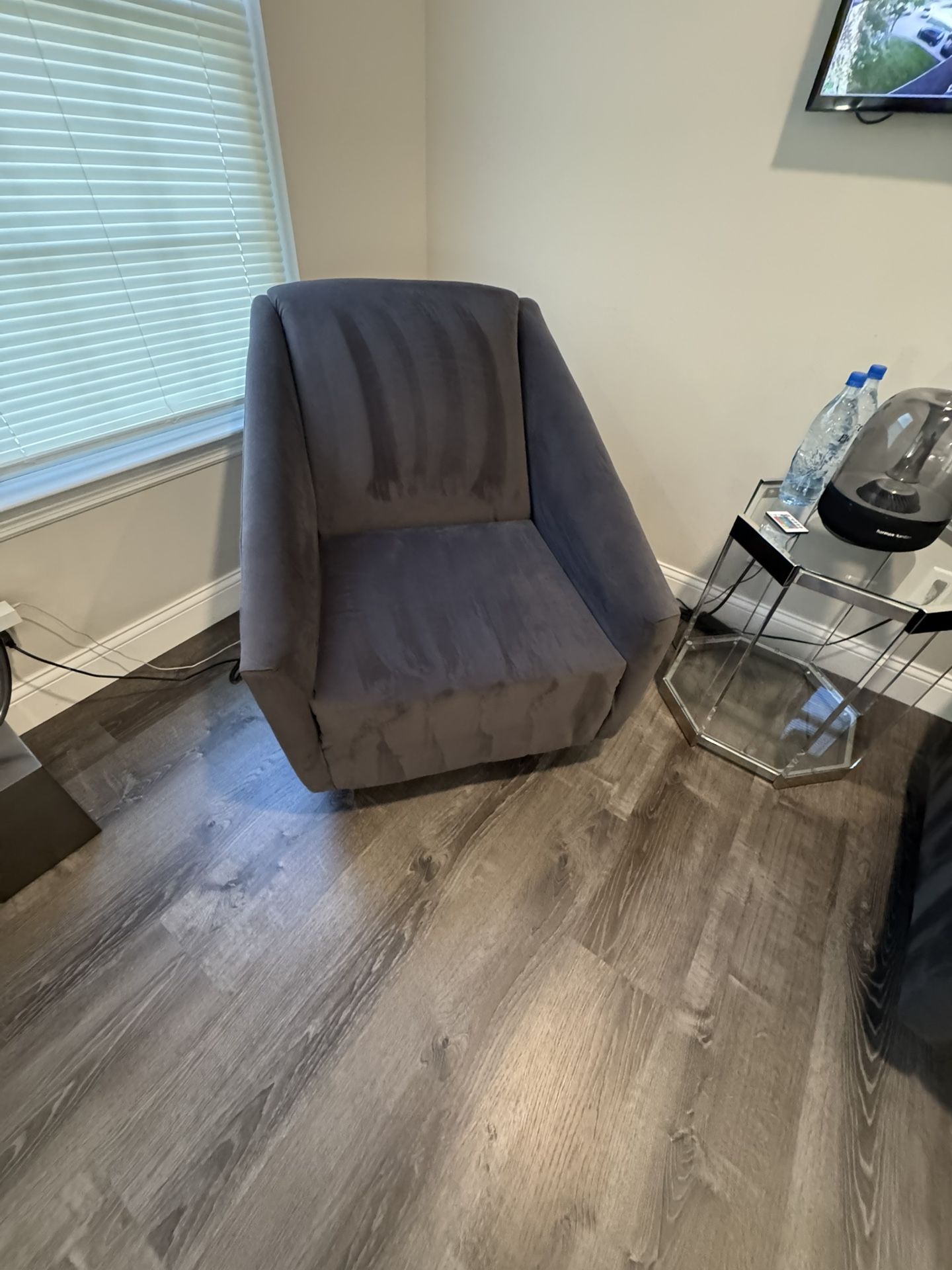Modern Gray Swivel Accent Chairs – 360° Rotation (2 Available)