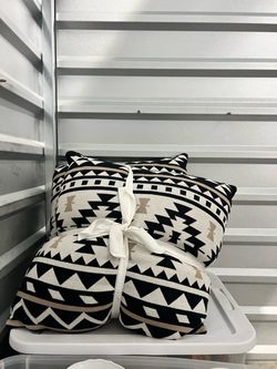 Aztec Geometric Throw Pillow Set