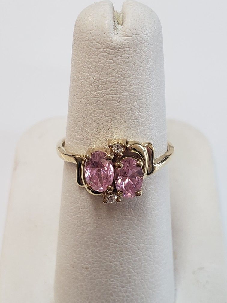 10k Yellow Gokd Pink Cz Ring 2 Grams Size 5.5