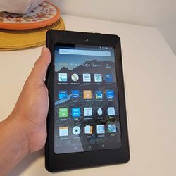 Amazon Kindle Fire HD 8" SG98EG 5th Gen 16GB. With case. GOOD  Condition