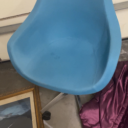 Blue/turquoise desk chair with wheels