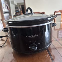 The Classic Crockpot Slow Cooker