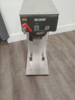 Commercial coffee brewer