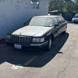 Cadillac Limousine