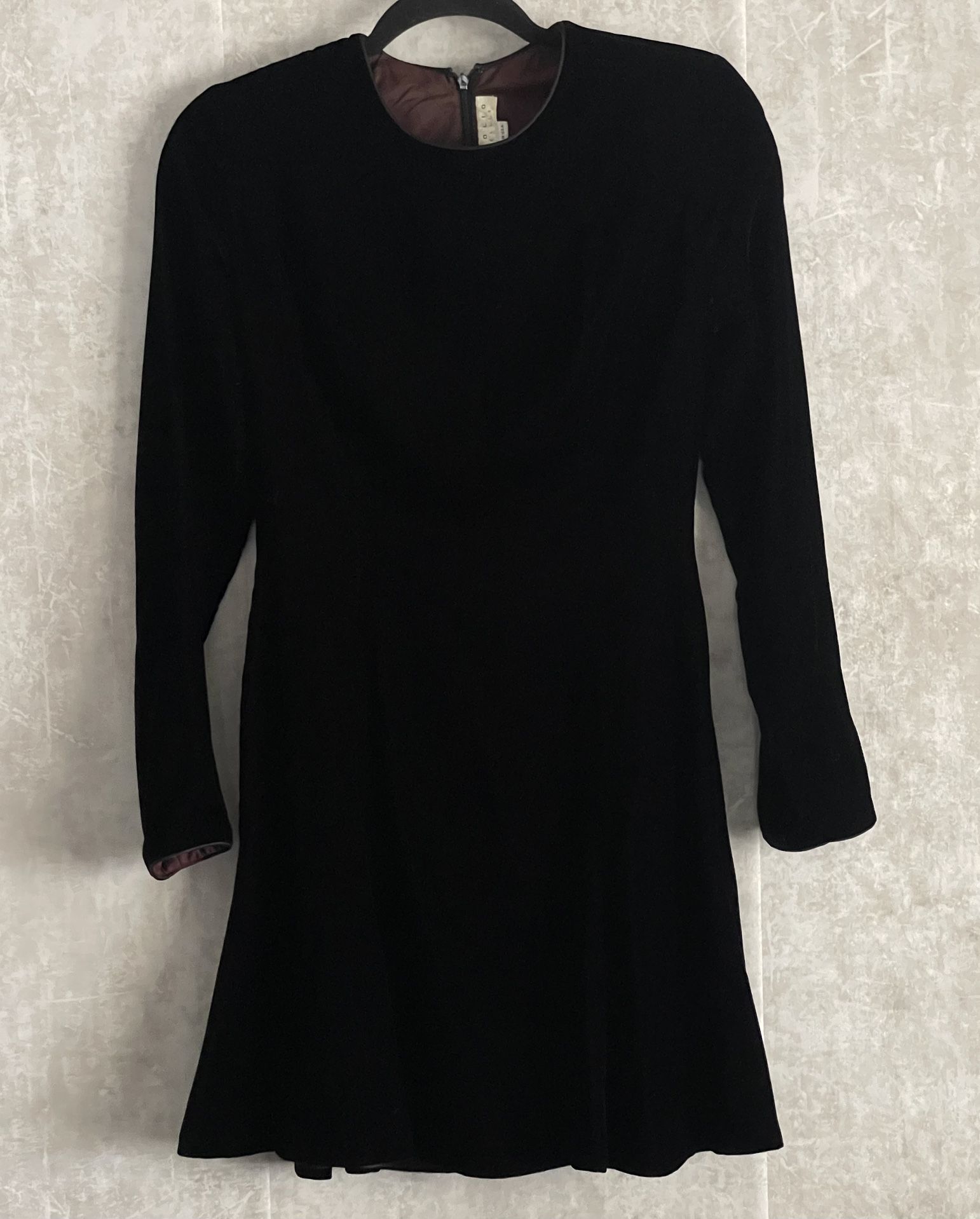 Vintage Portfolio Perry Ellis Black Velvet Women’s Long Sleeve Flared Dress Sz 4
