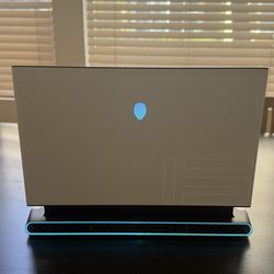 Alienware m15 R4 Gaming Laptop - i7-10870H, RTX 3070 8GB, 32GB RAM, 1.4TB SSD - Great Condition!