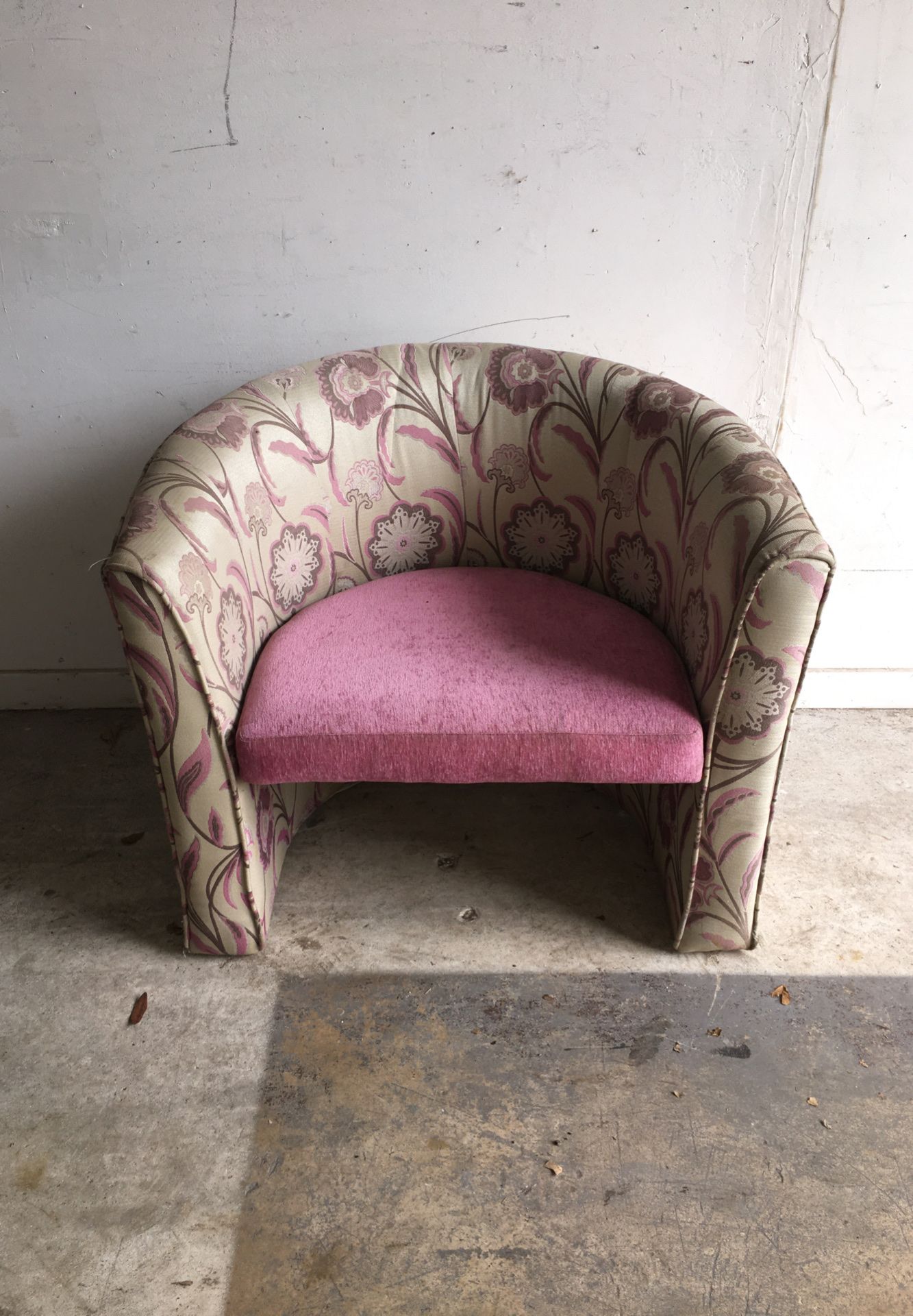 Barrel Chair, Pink Seat, Floral Pattern, Nice Quality & Good Condition-Little Haiti Warehouse Liquidation-Bryce LeVan Cushing Liquidator
