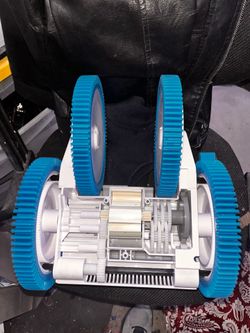 The pool cleaner 4 wheel Hayward