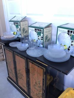 Service of 16 glass dishes