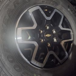 4 CHEVROLET SILVERADO RIMS&TIRES 18" $1000