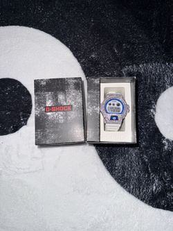 White Bustdown G-shock Authentic With Real Moissanite