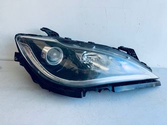 2017-2020 CHRYSLER PACIFICA RIGHT PASSENGER SIDE HEADLIGHT HALOGEN W/ LED OEM