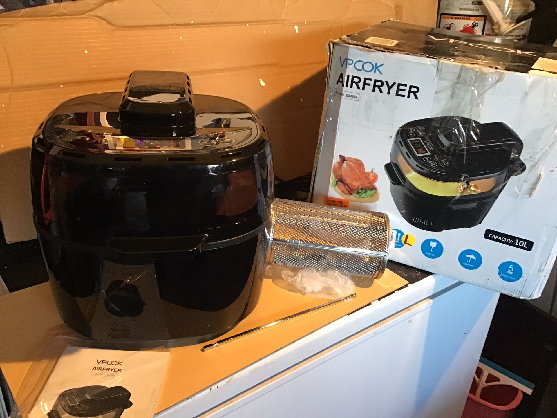 VPcok power air fryer 10.6 quart xxxl with 7 cooking settings new excellent condition never used in all accessories original bix