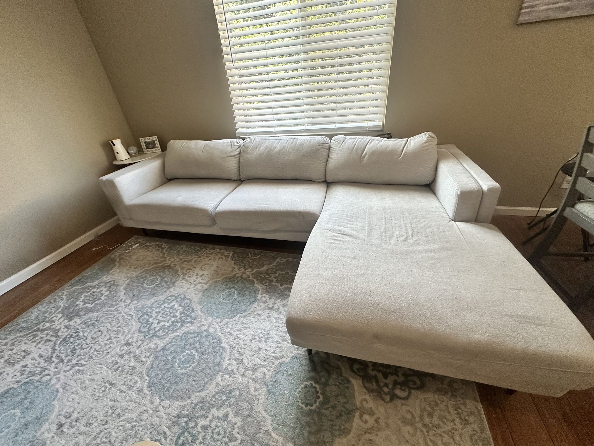 Living Spaces Aquarius II Sectional Sofa W/ Chaise