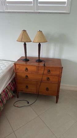 Bedside table/dresser - must go pricing