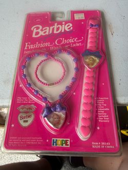 Vintage 1992 Barbie Fashion Choice Interchangeable Watch or Locket NIP HOPE Ind.  Up for sale is a vintage 1992 "Barbie For Girls" Fashion Choice Inte