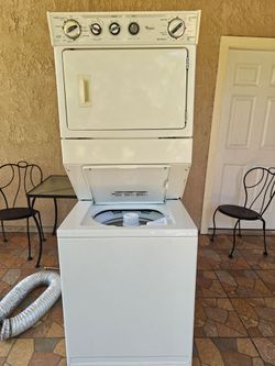 Whirlpool Stackable Washer Dryer gas Great Condition