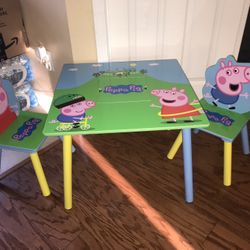 Wooden Peppa Pig Table