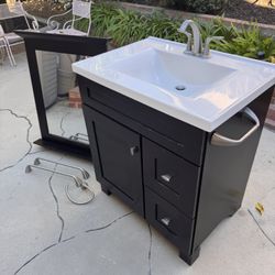 Bathroom Vanity Mirror And Towel Bars