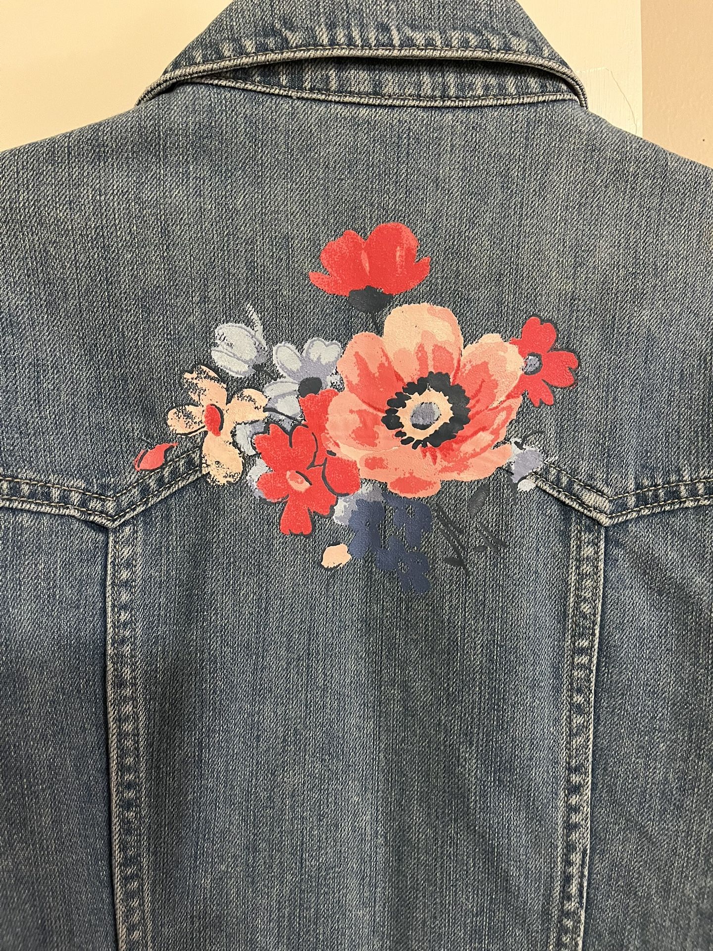 Women’s Gap Jean Jacket With Floral Accents (Medium Size)