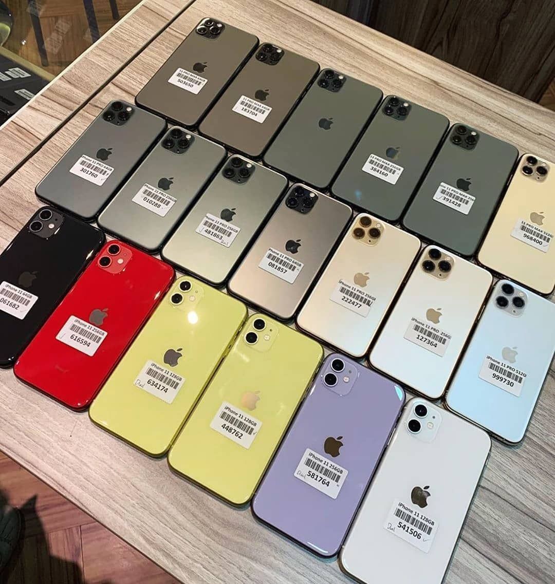 iPhones For Sale (READ DESCRIPTION)