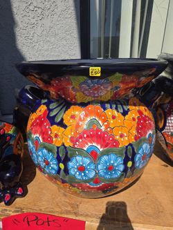 Maceta talavera grande ($250)tel (contact info removed)