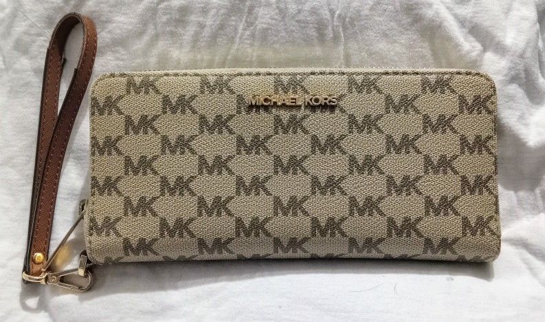 Authentic Micheal Kors Wallet 
