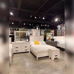 4 Pieces White Color King Size Bedroom Set