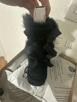 Uggs 5 Brand New