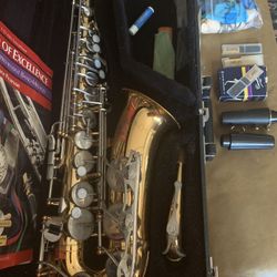 Vito alto saxophone with case and all extras. Made in USA.