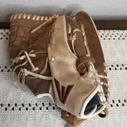 Easton 12 1/2 Glove 
