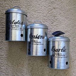 NEW Mind Reader 3 piece Garlic Onion Potatoes produce metal canister container set (silver)